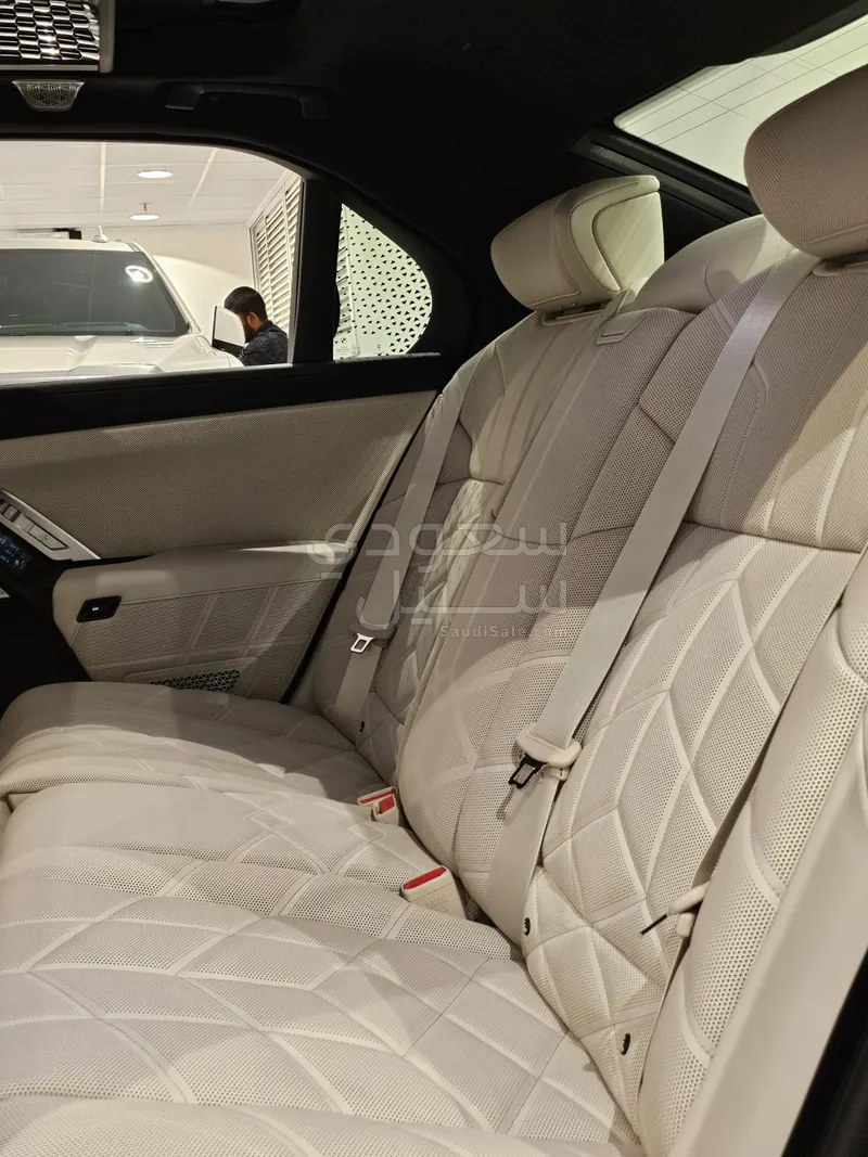 2026 بي ام دبليو الفئة السابعة 760أي