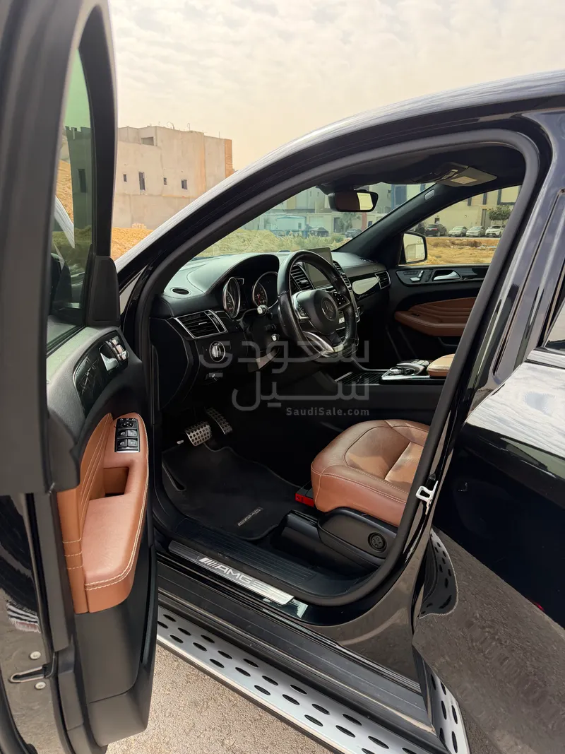 2017 مرسيدس - بنز جي إل إي 43 أي إم جي