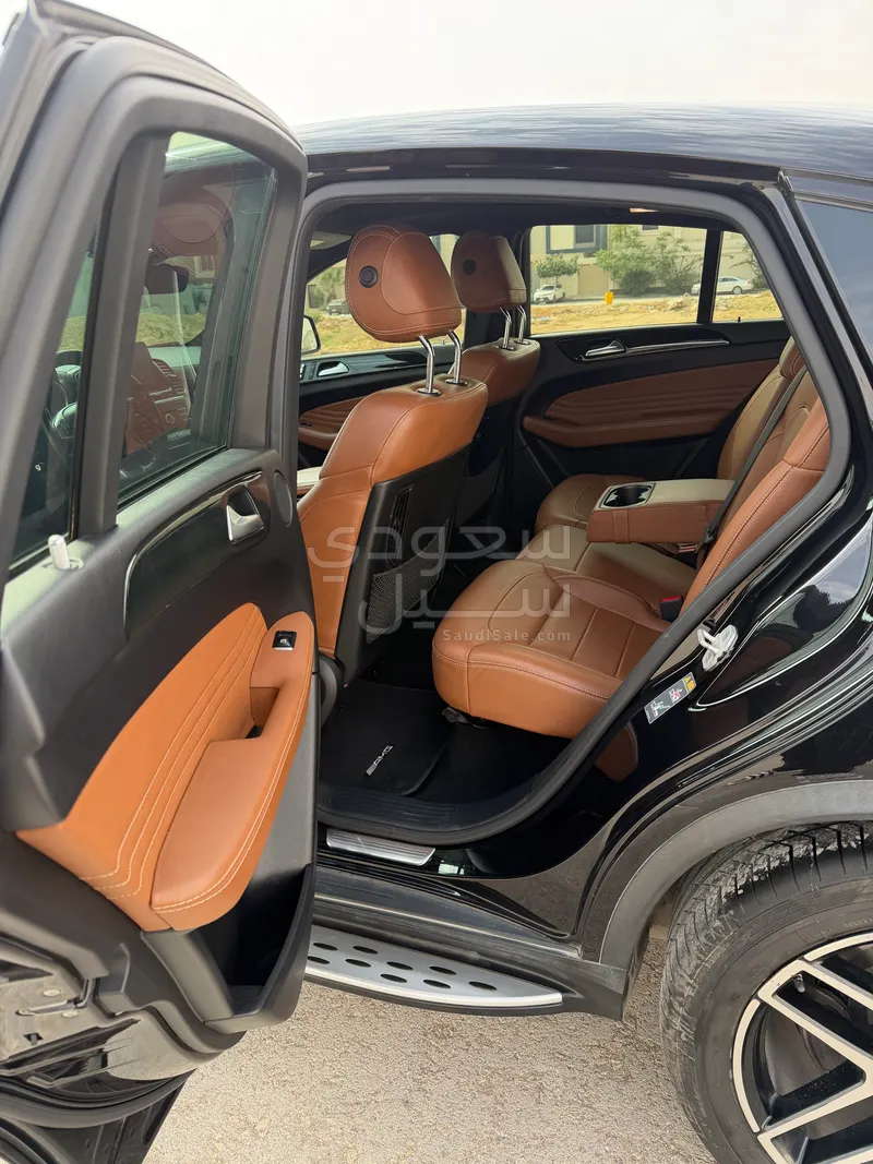 2017 مرسيدس - بنز جي إل إي 43 أي إم جي