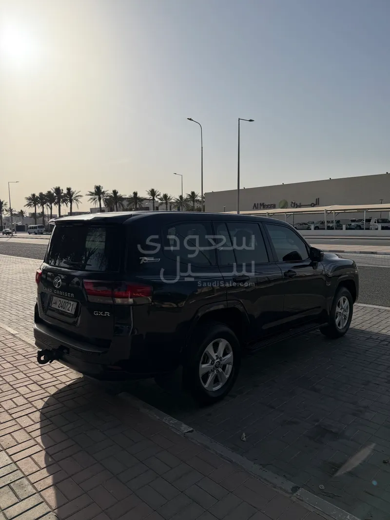 2022 تويوتا لاند كروزر جي اكس ار
