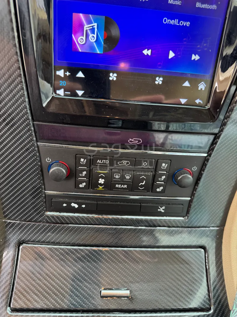 2014 كاديلاك اسكاليد سبورت