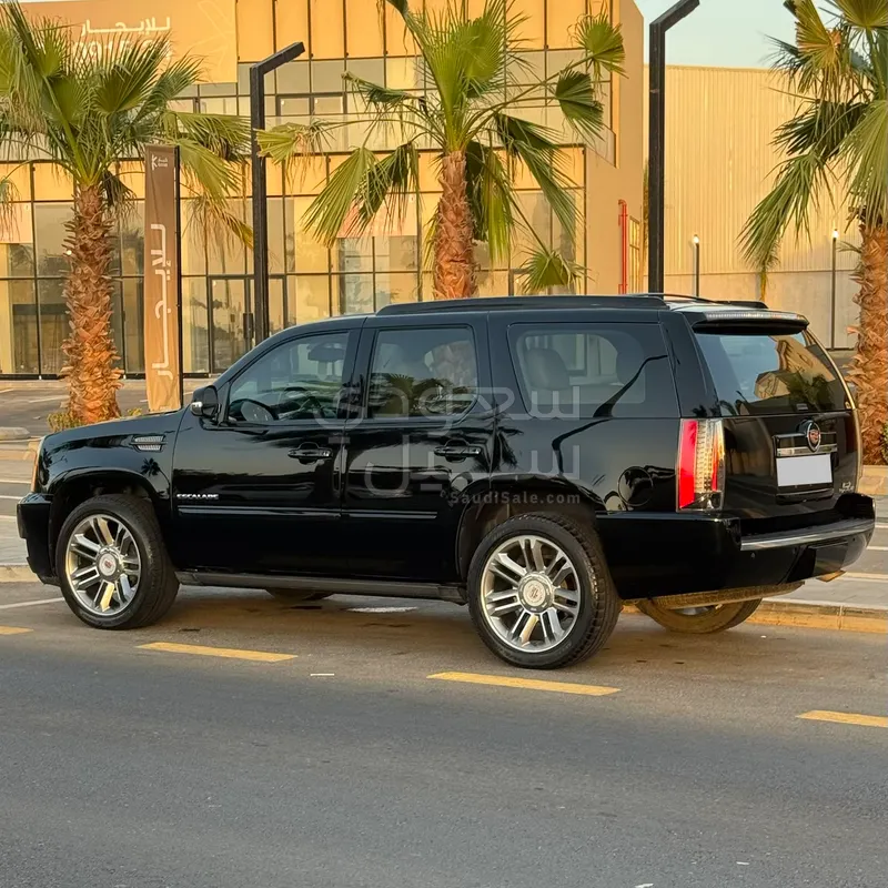 2014 كاديلاك اسكاليد سبورت