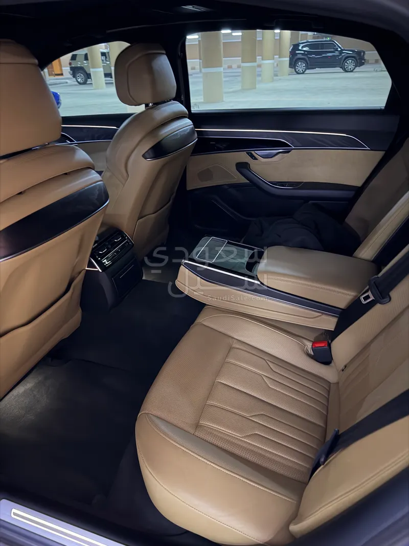 2019 اودي اي 8 ال 55تي اف اس أي