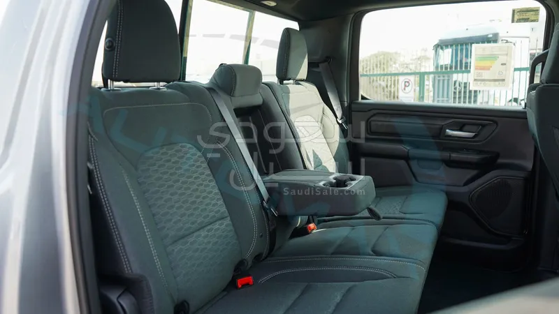 2025 دودج رام 1500 بيج هورن