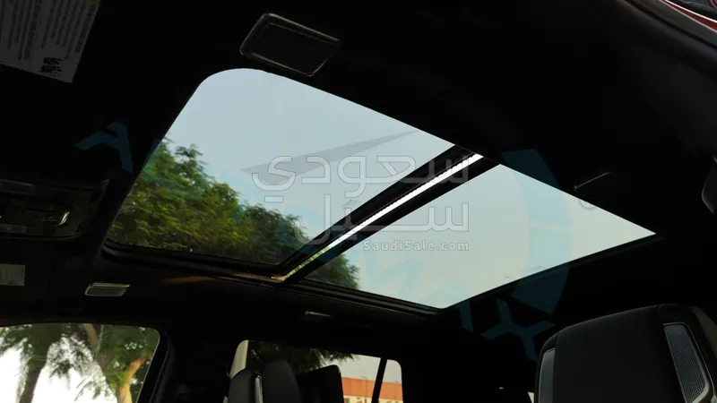 2025 كاديلاك اسكاليد بلاتينيوم