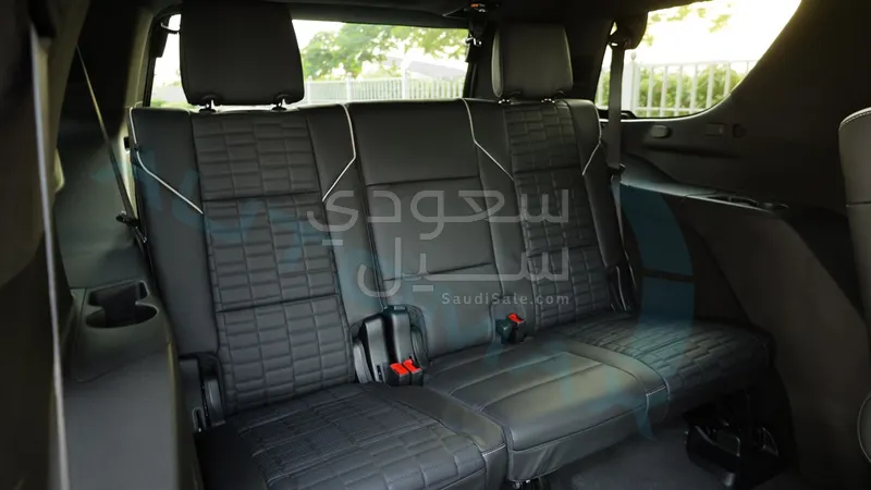 2025 كاديلاك اسكاليد بلاتينيوم