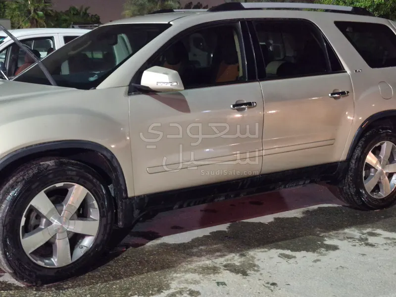 2012 جي ام سي اكاديا اس ال تي