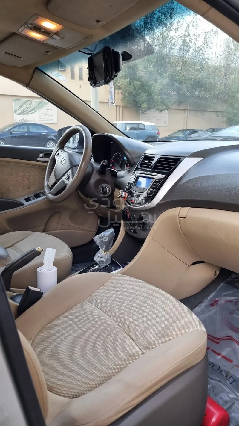 2013 هيونداي اكسنت