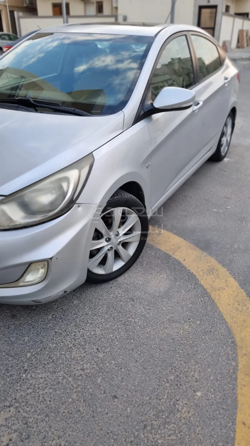 2013 هيونداي اكسنت