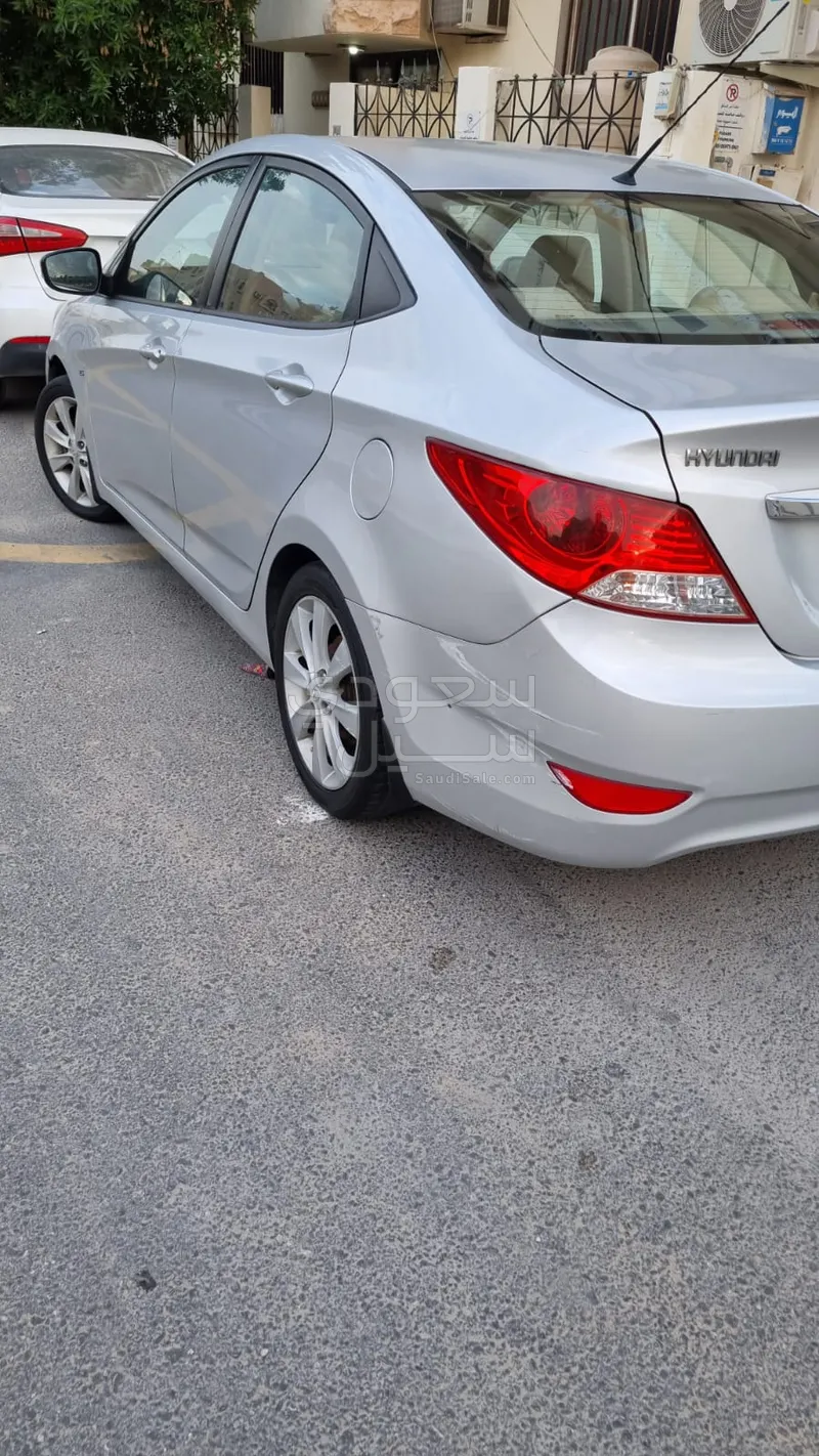 2013 هيونداي اكسنت