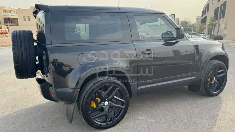 2021 لاند روفر ديفيندر 90