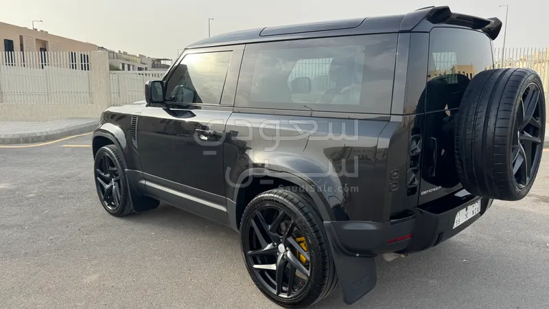 2021 لاند روفر ديفيندر 90