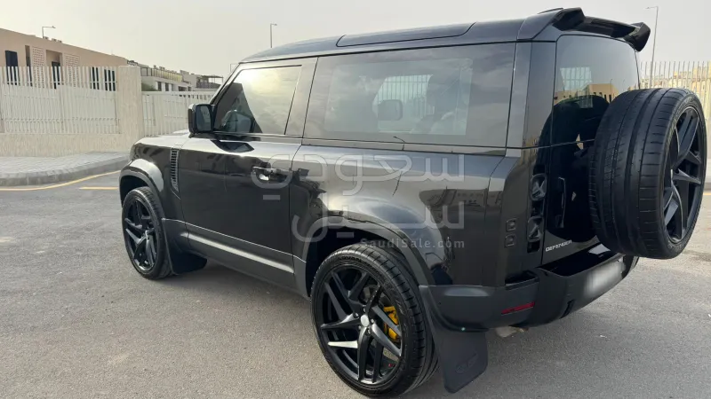 2021 لاند روفر ديفيندر 90