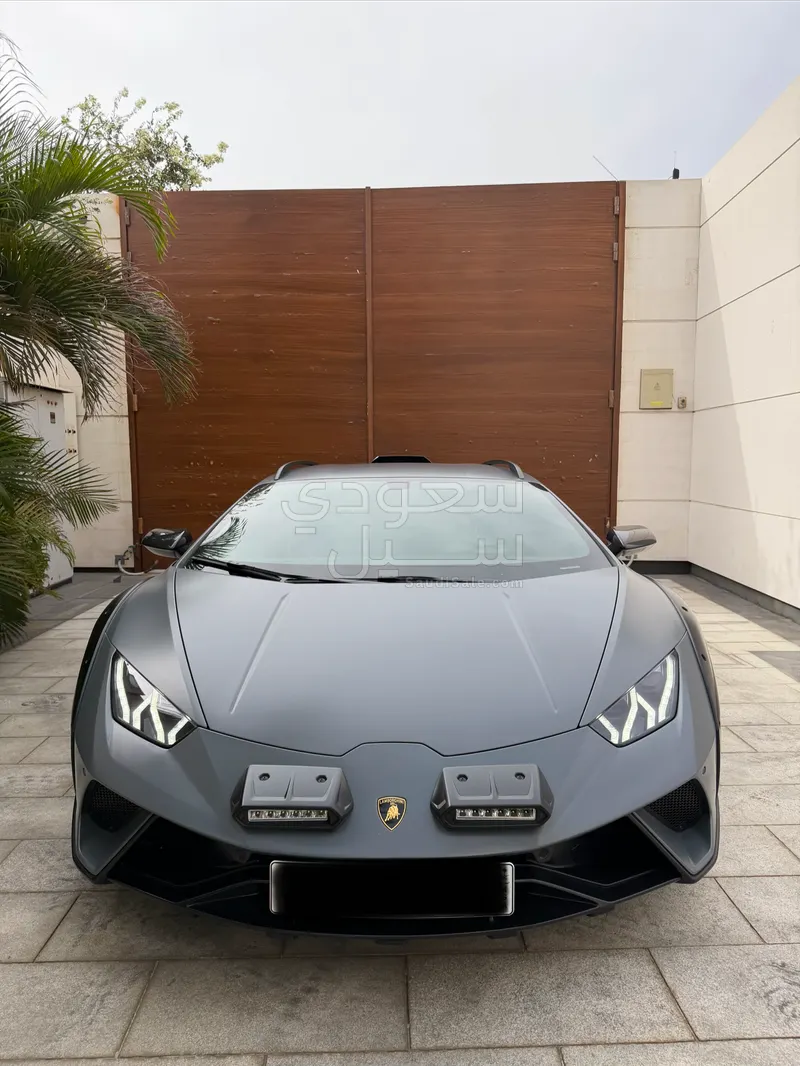 2024 لمبرجيني هوراكان استيراتو