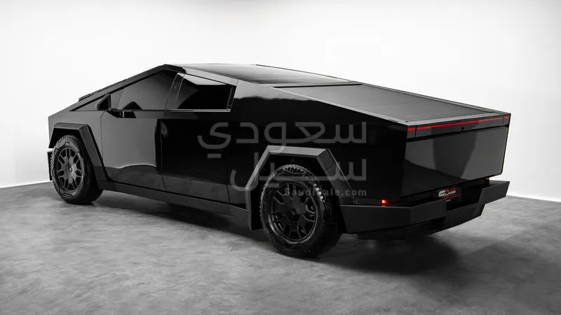 2024 تيسلا سايبر تراك