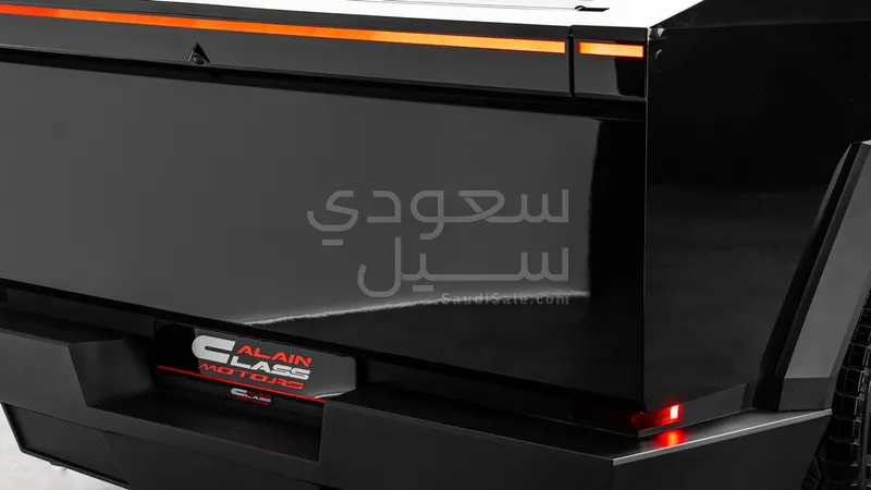 2024 تيسلا سايبر تراك