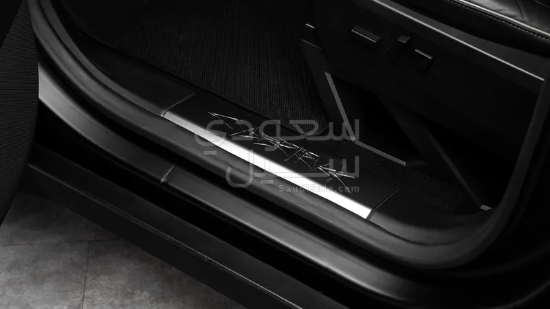 2024 تيسلا سايبر تراك