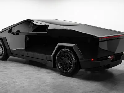 2024 تيسلا سايبر تراك