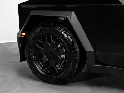 2024 تيسلا سايبر تراك