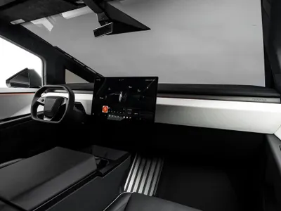 2024 تيسلا سايبر تراك