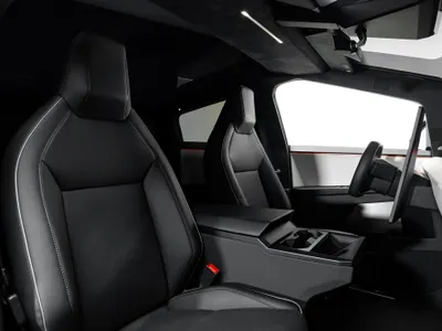 2024 تيسلا سايبر تراك