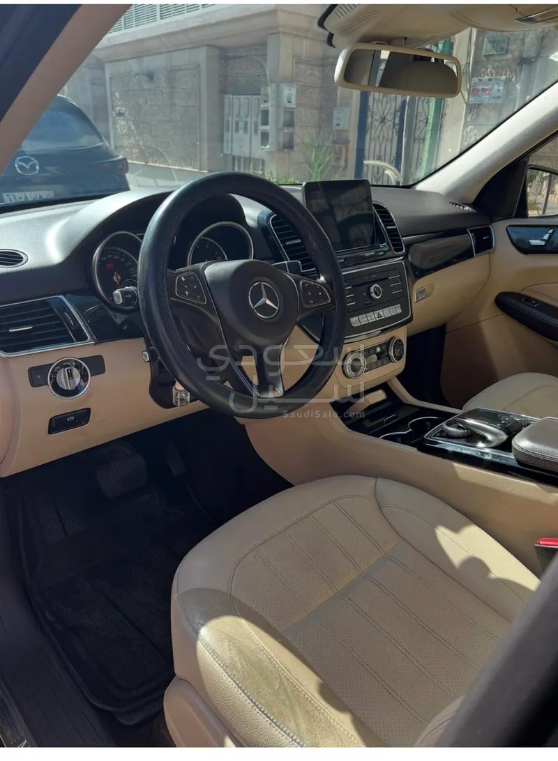 2016 مرسيدس - بنز جي إل إي 400