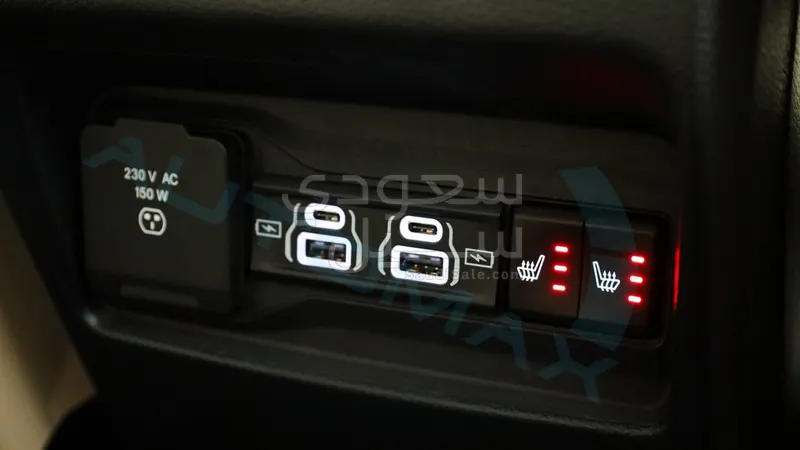 2025 جييب جراند شيروكي ليمتد بلس