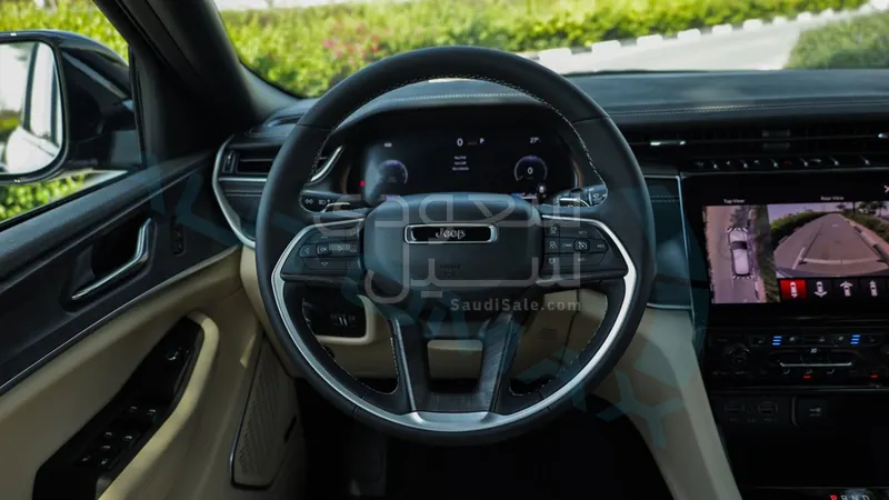 2025 جييب جراند شيروكي ليمتد بلس