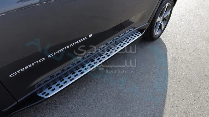 2025 جييب جراند شيروكي ليمتد بلس