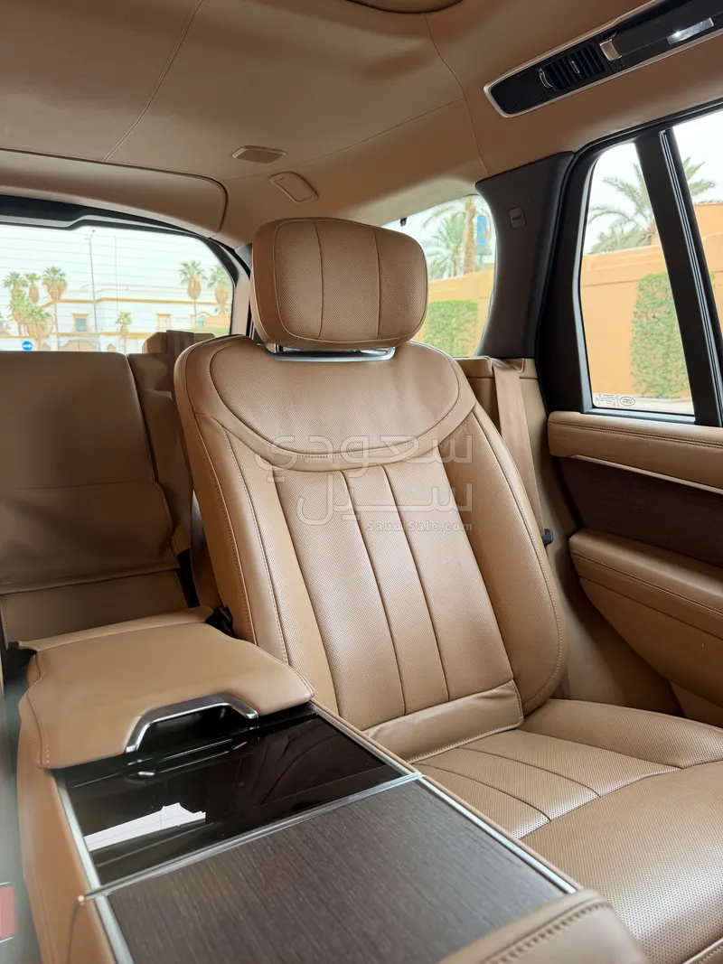 2022 لاند روفر رينج روفر فوج اوتوبيوغرافي