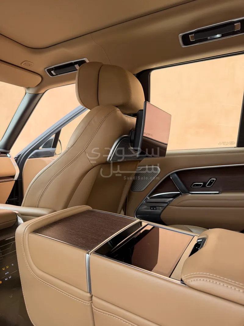 2022 لاند روفر رينج روفر فوج اوتوبيوغرافي