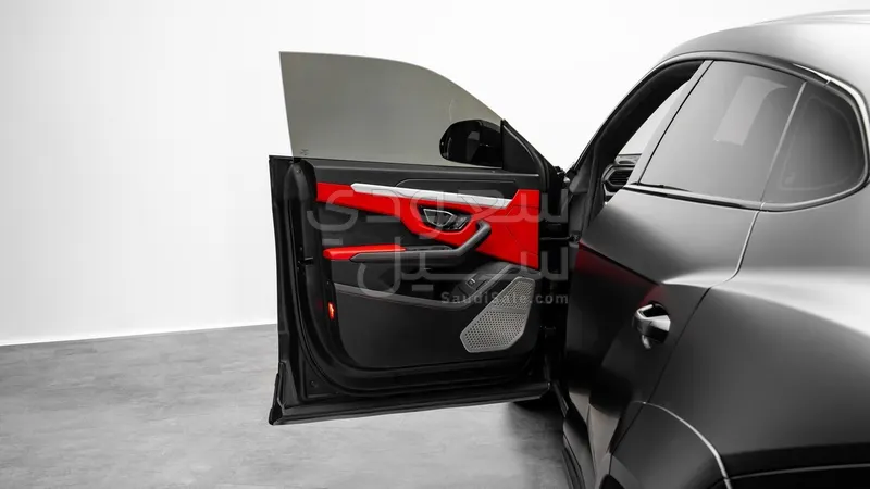 2022 لمبرجيني اوروس