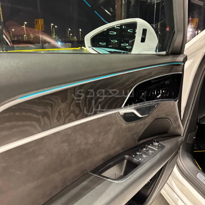 2019 اودي اي 8 ال