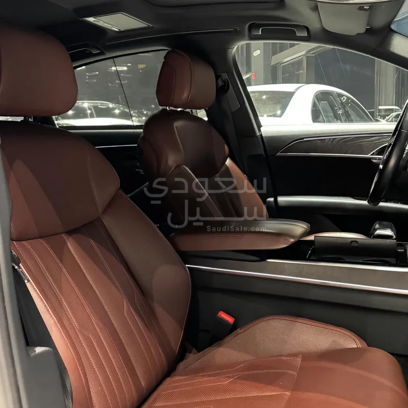 2019 اودي اي 8 ال