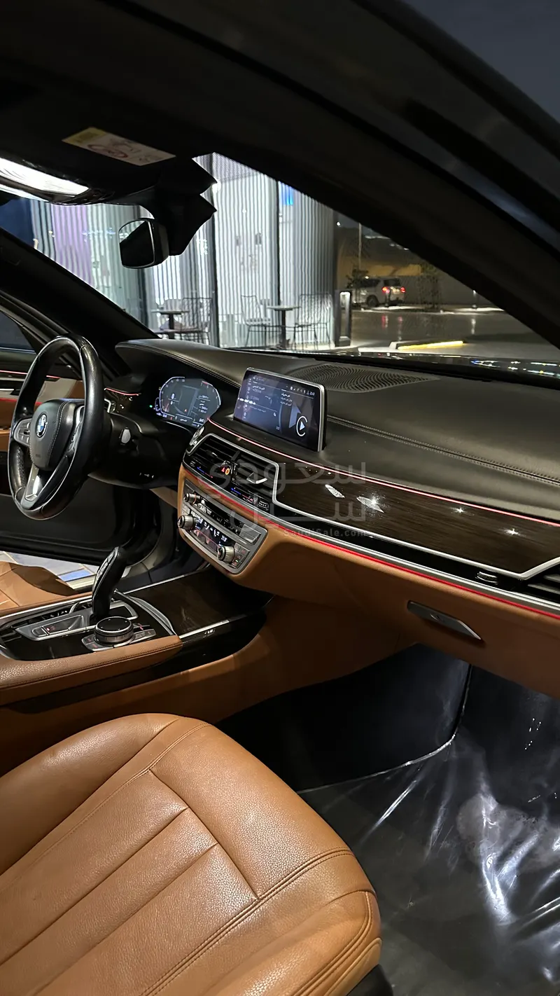 2020 بي ام دبليو الفئة السابعة 730 إل أي