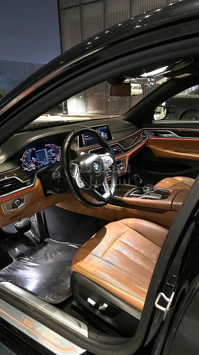 2020 بي ام دبليو الفئة السابعة 730 إل أي