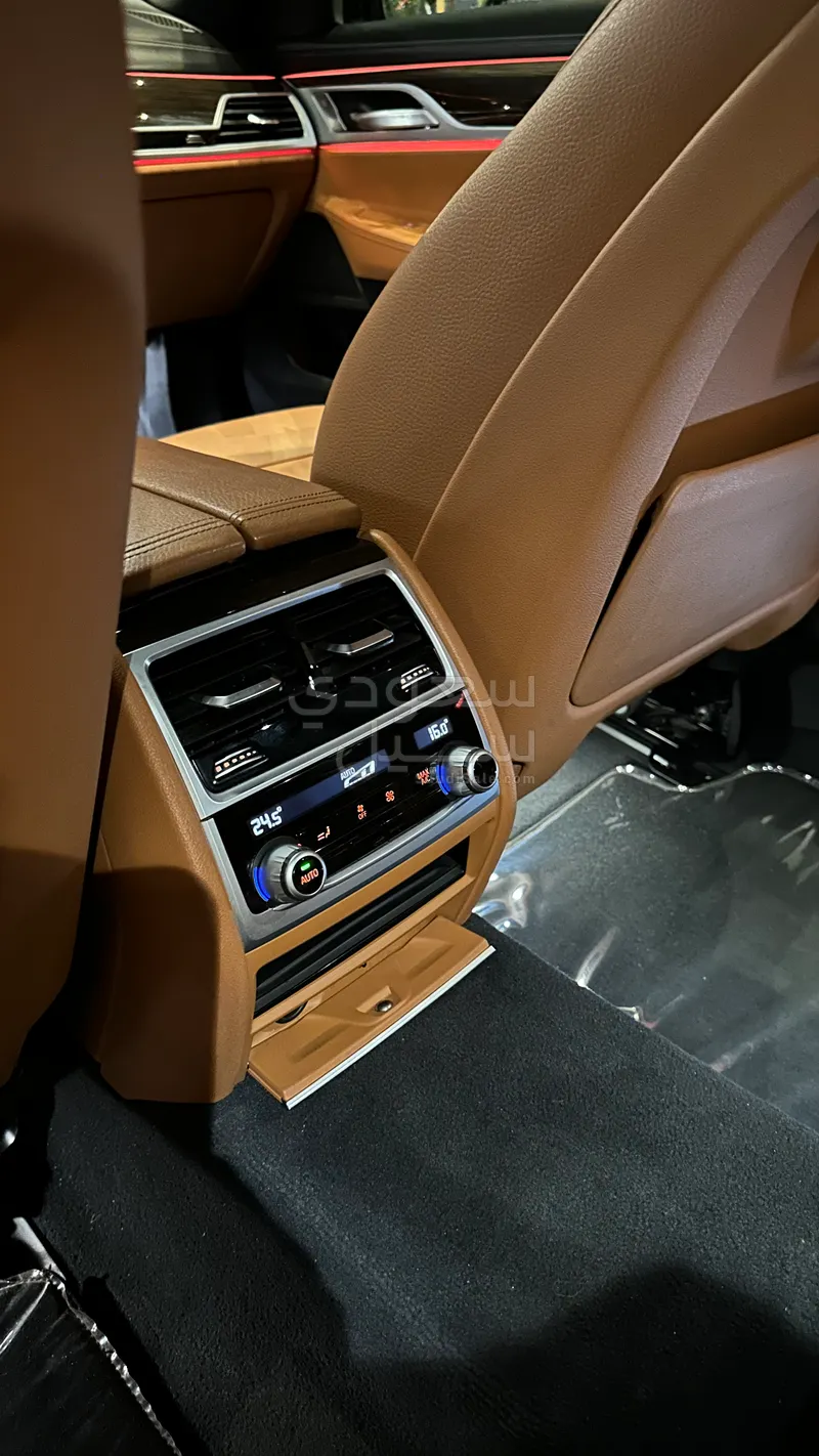 2020 بي ام دبليو الفئة السابعة 730 إل أي