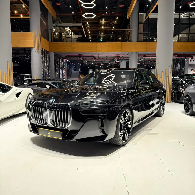 2026 بي ام دبليو الفئة السابعة 735أي