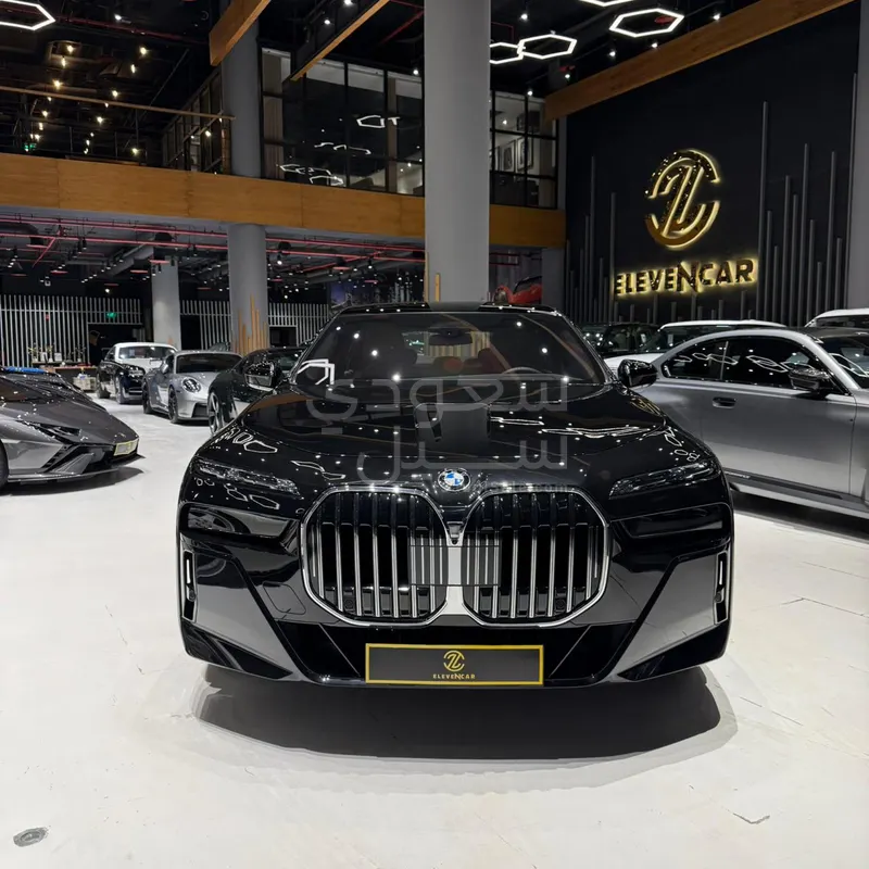 2026 بي ام دبليو الفئة السابعة 735أي