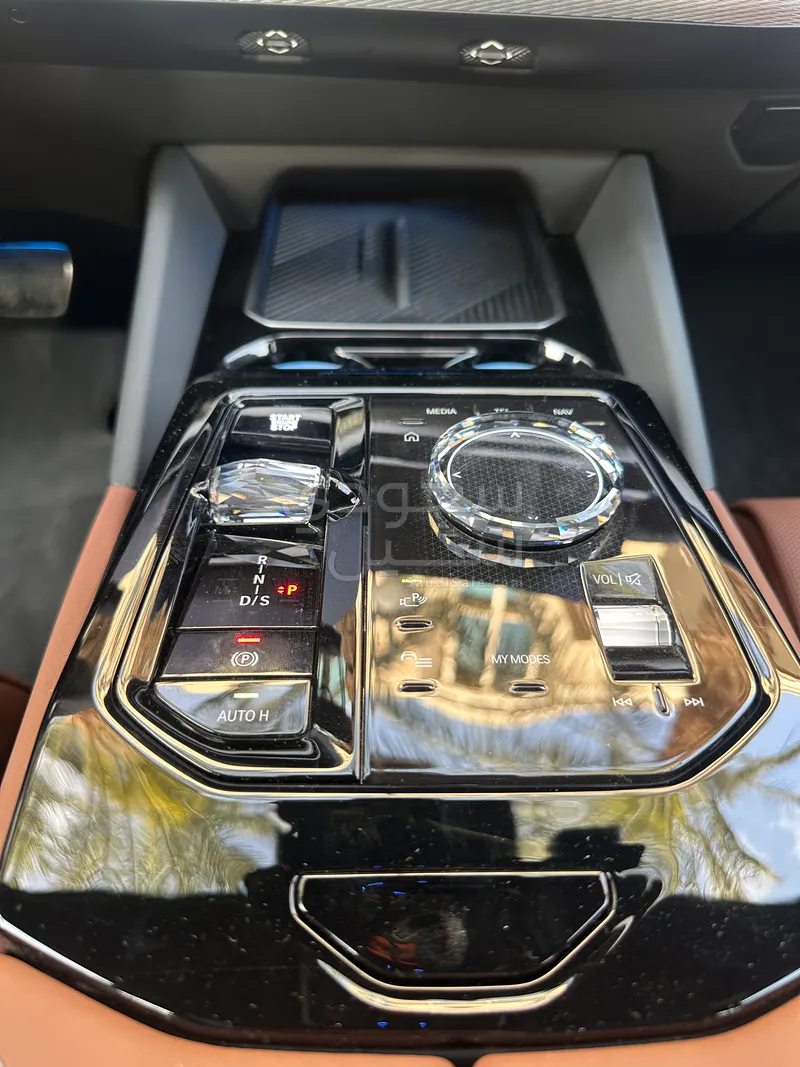 2025 بي ام دبليو الفئة الخامسة 530 إم كت