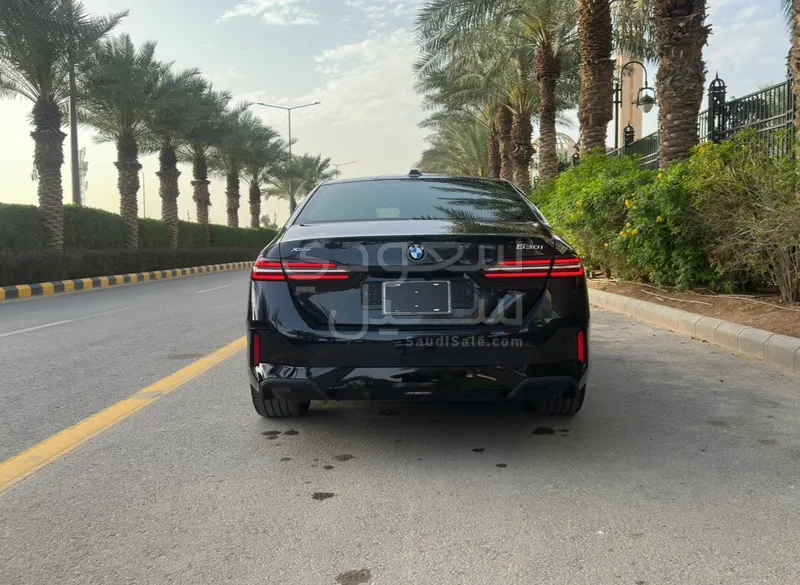 2025 بي ام دبليو الفئة الخامسة 530 إم كت