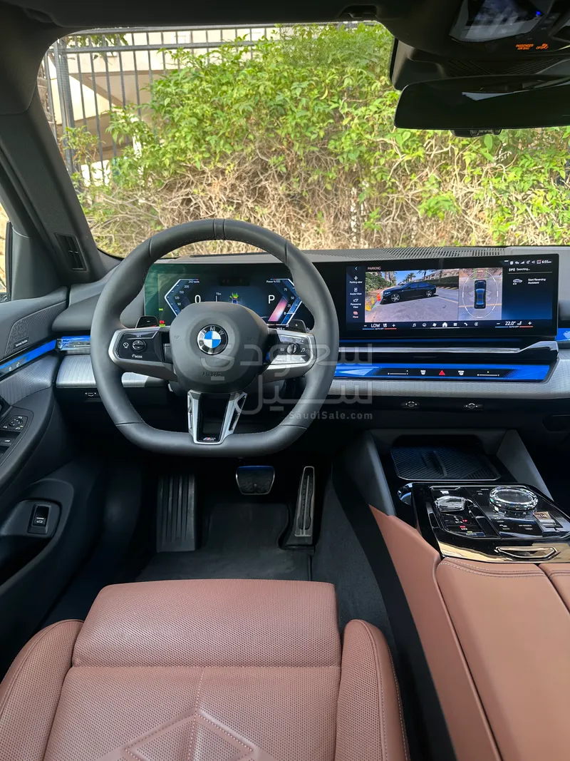 2025 بي ام دبليو الفئة الخامسة 530 إم كت