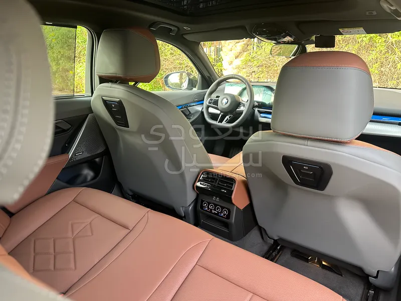 2025 بي ام دبليو الفئة الخامسة 530 إم كت