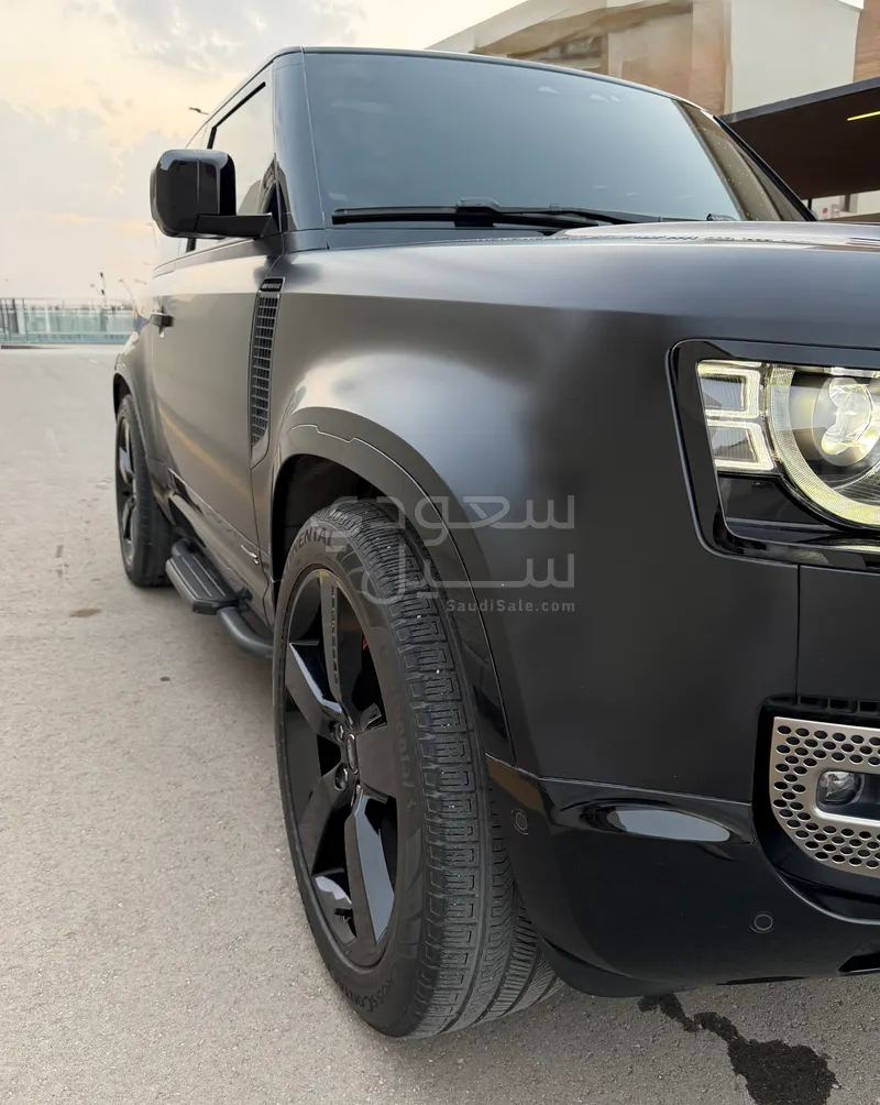 2024 لاند روفر ديفيندر اكس