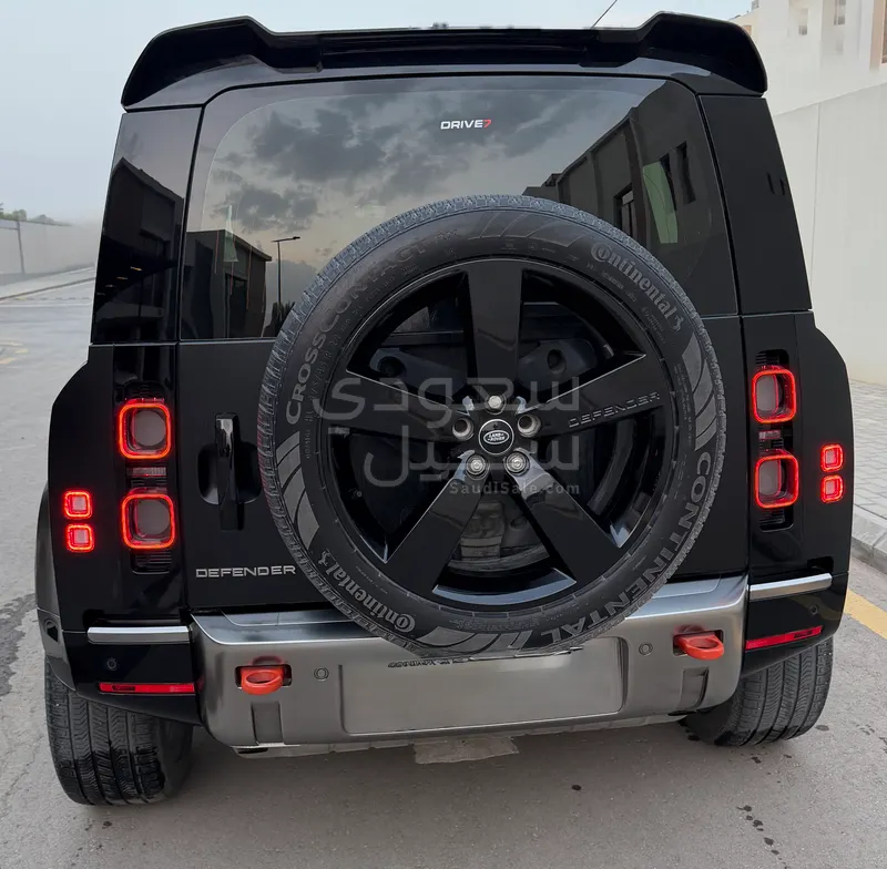 2024 لاند روفر ديفيندر اكس