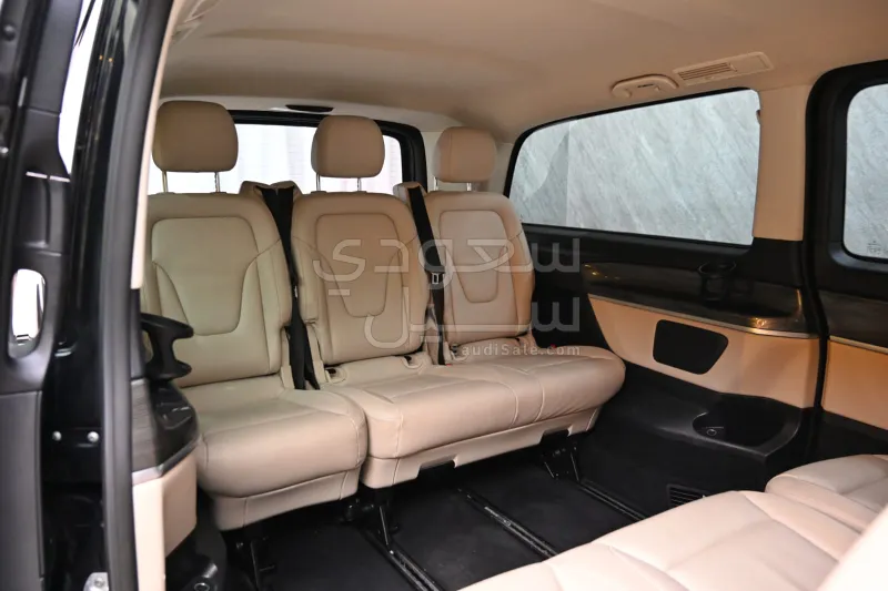 2023 مرسيدس - بنز في 250