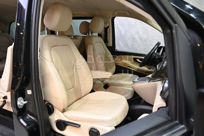 2023 مرسيدس - بنز في 250