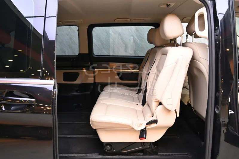 2023 مرسيدس - بنز في 250