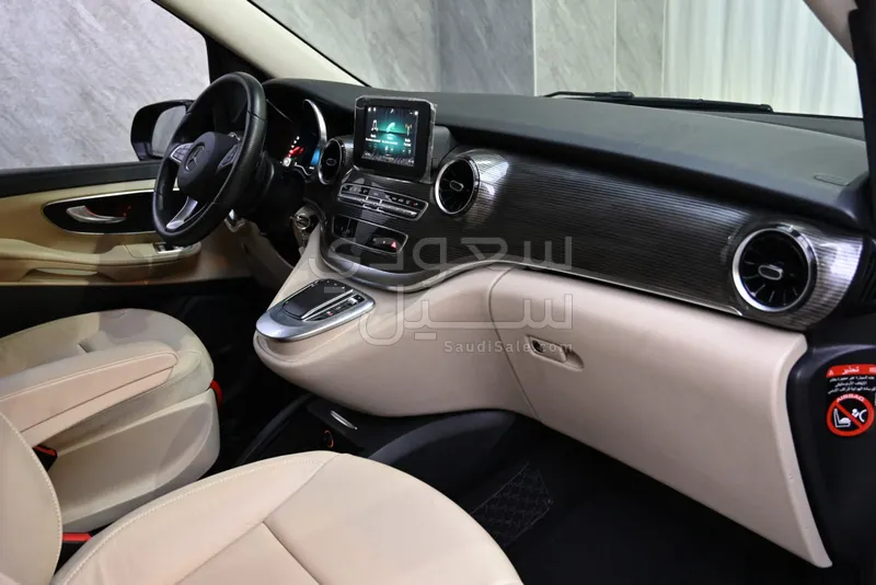 2023 مرسيدس - بنز في 250