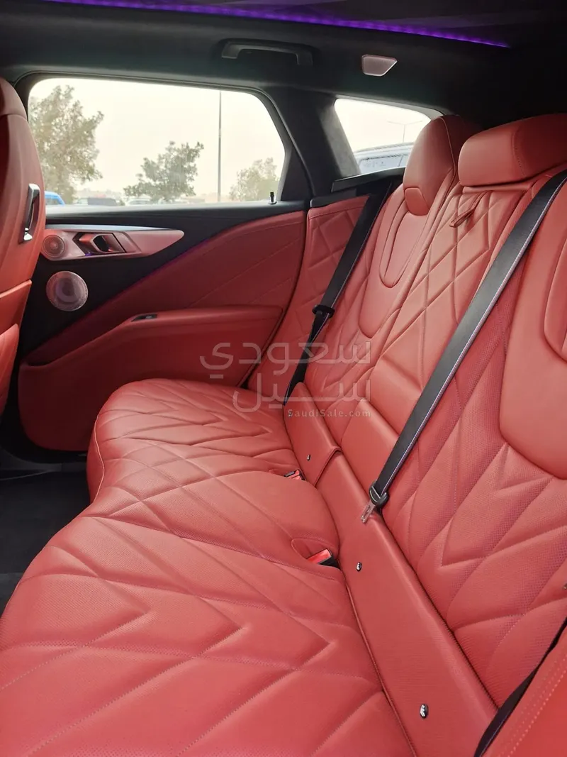 2024 بي ام دبليو اكس ام